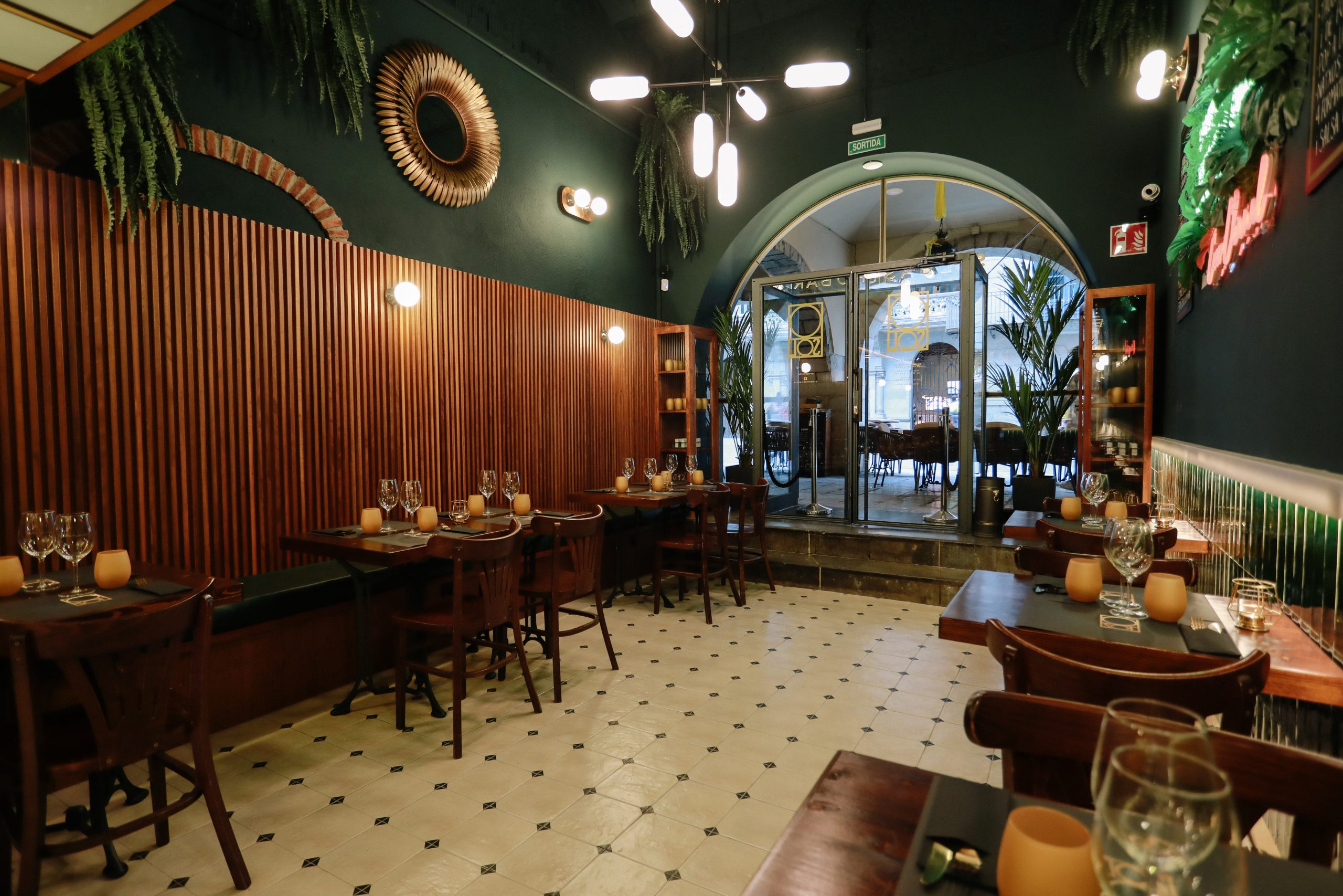 1_SOL GASTROBAR LOBB STUDIO ARCHITECTS